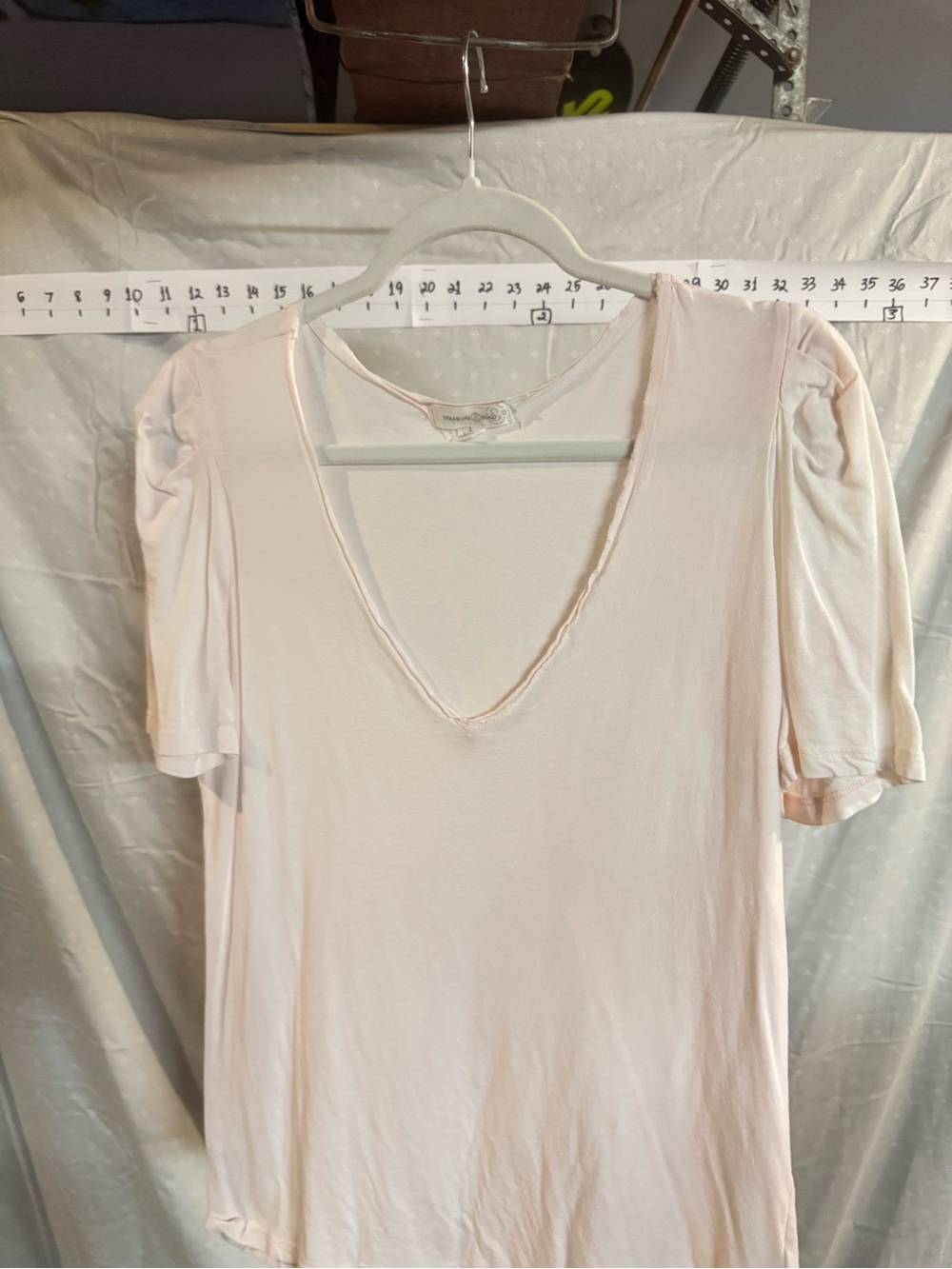Treasure & Bond Pale Pink V-Neck Puff Sleeve Tee